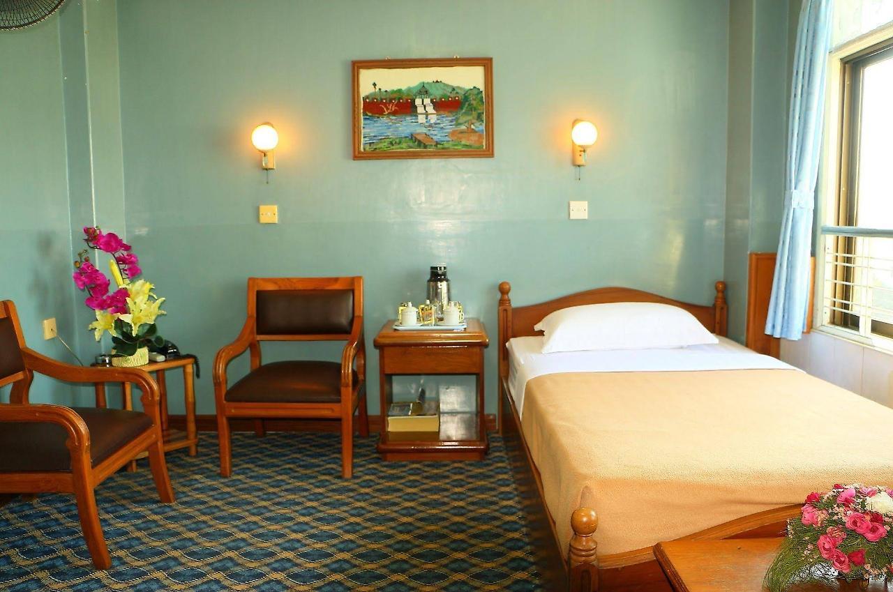 Royal City Hotel Mandalay Bagian luar foto