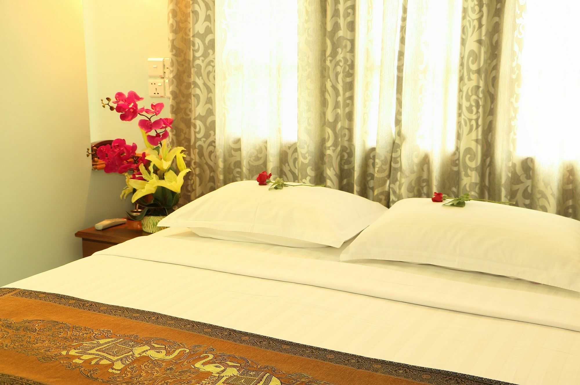 Royal City Hotel Mandalay Bagian luar foto