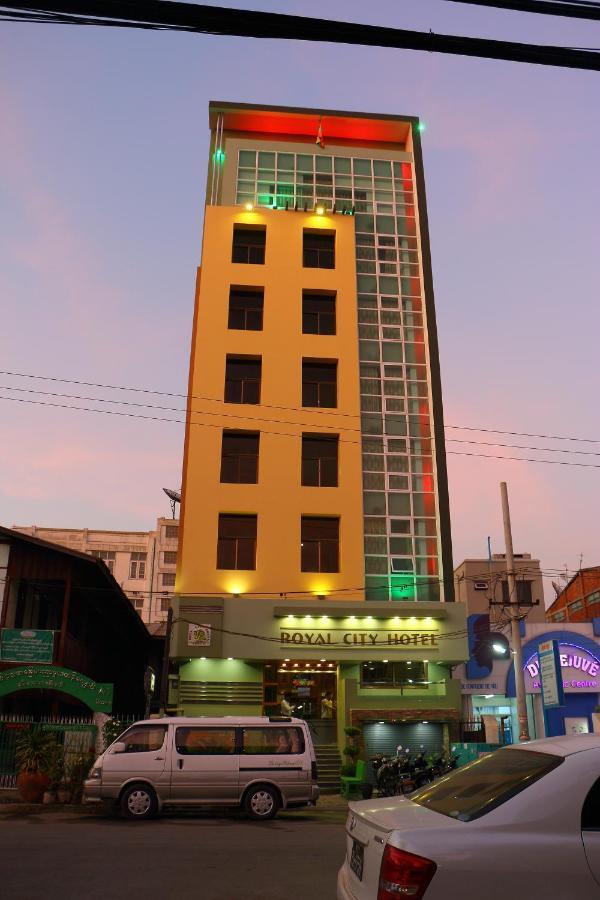 Royal City Hotel Mandalay Bagian luar foto