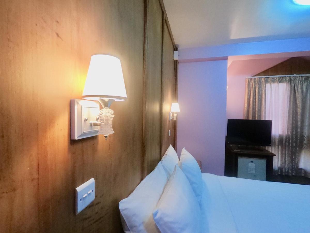 Royal City Hotel Mandalay Bagian luar foto
