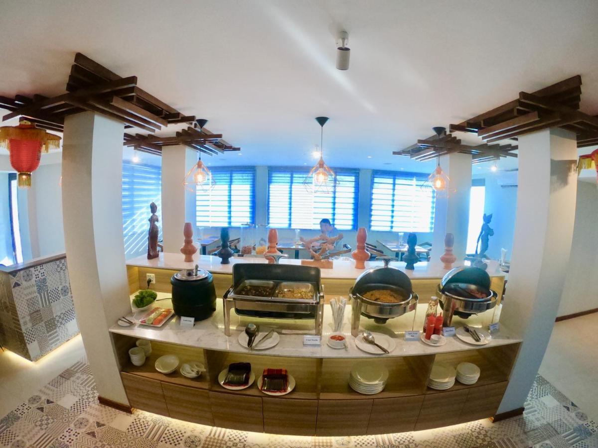 Royal City Hotel Mandalay Bagian luar foto